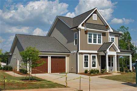 1008 Overlake Dr Belmont, NC 28012