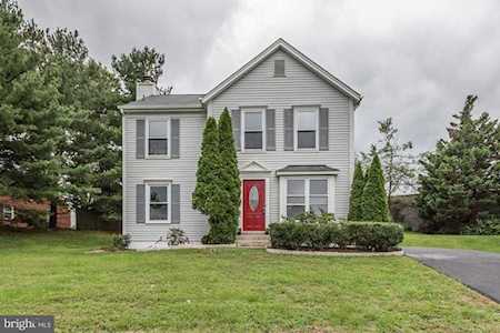13511 Leith Ct Chantilly, VA 20151
