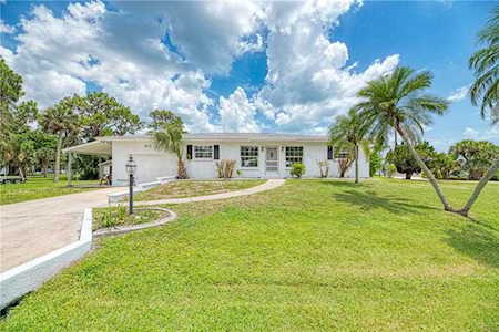 915 Suncrest Lane Englewood, FL 34223