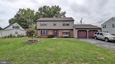 4108 Meadow Hill Ln Fairfax, VA 22033