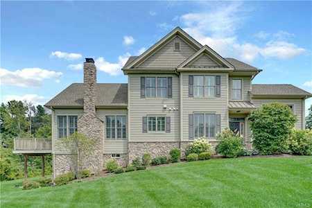 12 Goldman Ct Cortlandt, NY 10567
