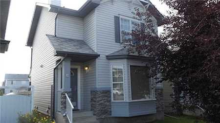 8 Tarington Green NE Calgary, AB T3J 3X1