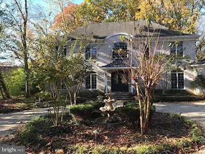 2646 Greenbriar Ln Annapolis, MD 21401