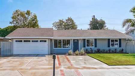 2238 Continental Avenue Costa Mesa, CA 92627