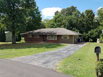 6209 Hillcrest Ct Crestwood, KY 40014