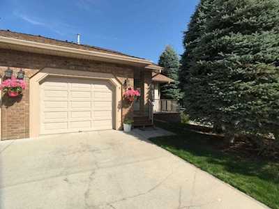 4 Douglas Woods Park SE Calgary, AB T2Z 2K6