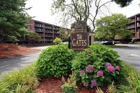 144 Marble St #206 Stoneham, MA 02180