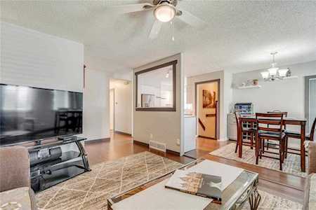 308 60 Street SE Calgary, AB T2A 4K2