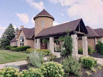 2275 Hedgerow Road Columbus, OH 43220