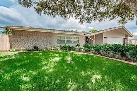 8079 Dovehill Lane Largo, FL 33777