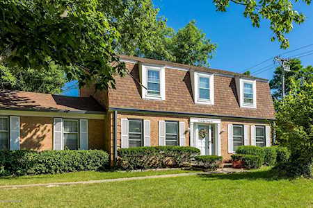 2826 Langdon Dr Louisville, KY 40241