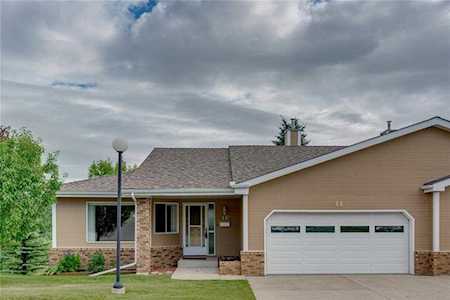 140 Strathaven Circle SW #16 Calgary, AB T3H 2N5