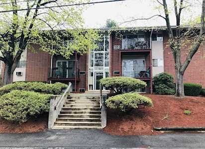 9 Longwood Dr #4 Andover, MA 01810
