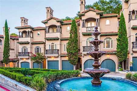1529 Barton Springs Rd #8 Austin, TX 78704