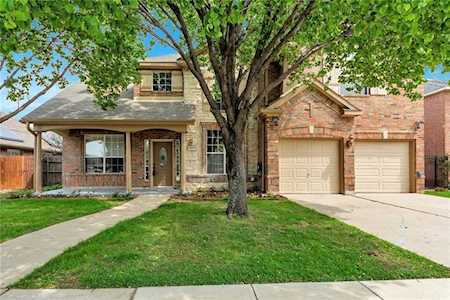 4601 Creekside Drive Haltom City, TX 76137