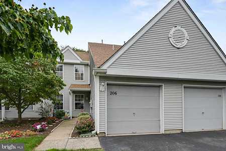 206 Birch Hollow Dr Bordentown, NJ 08505