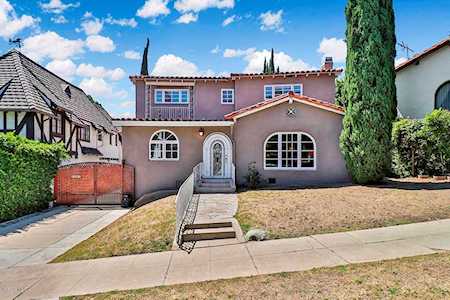 3441 Amesbury Road Los Angeles, CA 90027