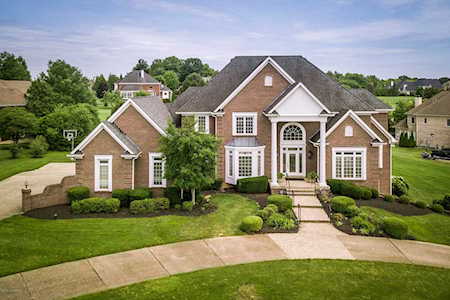 12025 Hunting Crest Dr Prospect, KY 40059
