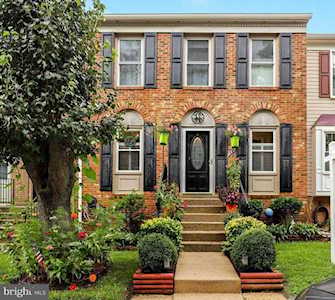 13945 Water Pond Ct Centreville, VA 20121