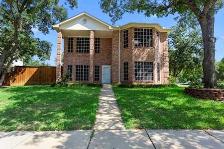 2714 Yellowstone Park Lane Corinth, TX 76210
