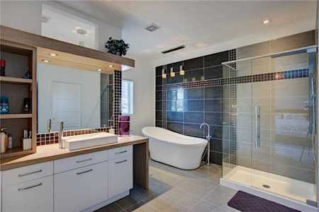 143 Rocky Vista Terrace NW Calgary, AB T3G 5G6