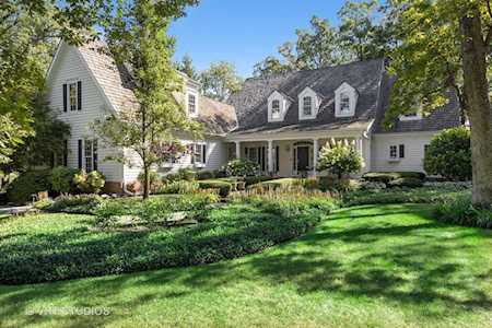 1651 Timber Woods Ln Libertyville, IL 60048