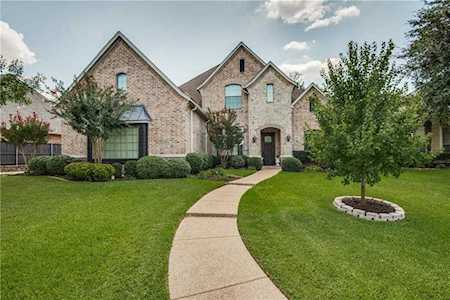 605 Hickory Court Hurst, TX 76054