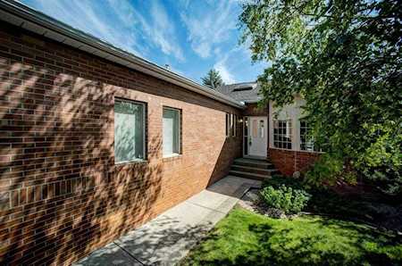 59 Prominence Point(e) SW Calgary, AB T3H 3E8