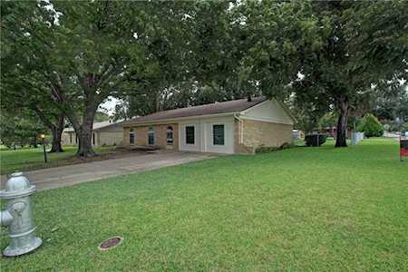 1000 John Reagan Street Benbrook, TX 76126