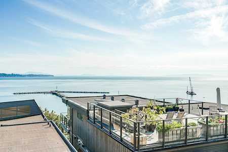 15066 Royal Avenue White Rock, BC V4B 1L9