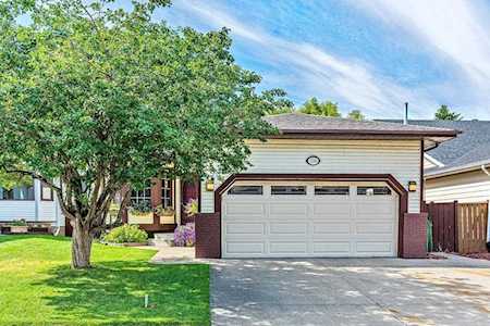 226 Riverside Circle SE Calgary, AB T2C 3Y3