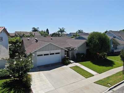 3982 Myra Avenue Los Alamitos, CA 90720