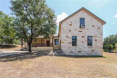 21911 Moffat Dr Briarcliff, TX 78669