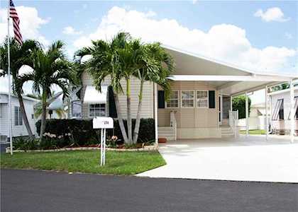 206 Trailorama Drive North Port, FL 34287