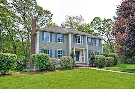 1 Acorn Knoll Dr North Reading, MA 01864