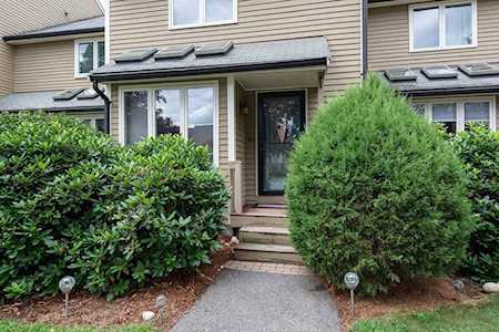 306 Maple Brook Rd #306 Bellingham, MA 02019