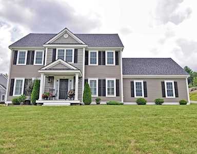70 High Point Dr Grafton, MA 01536