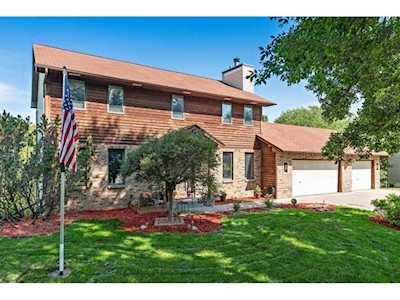 16903 Harbor Court Lakeville, MN 55044