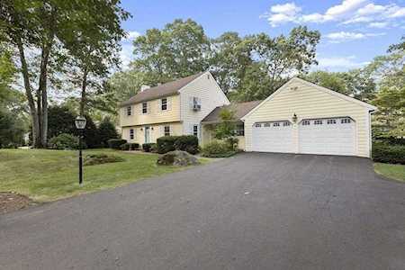 31 Wagon Wheel Road North Attleboro, MA 02760