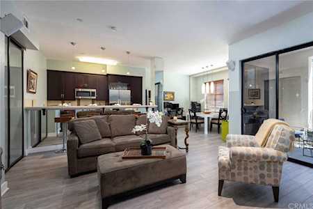 395 E 4th Street #6 Long Beach, CA 90802