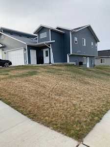 301 SE Lena Ct Mandan, ND 58554