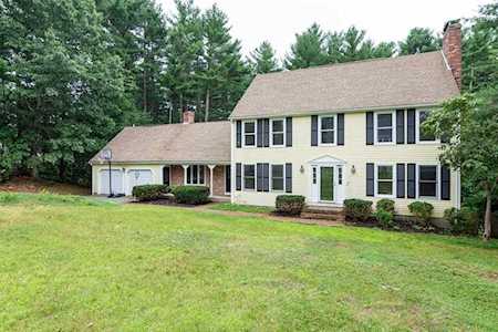 40 Robin Road Norfolk, MA 02056