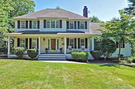 2 Winterberry Dr Franklin, MA 02038