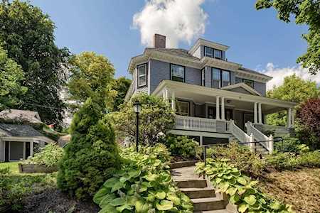 29 Whitman Rd Worcester, MA 01609