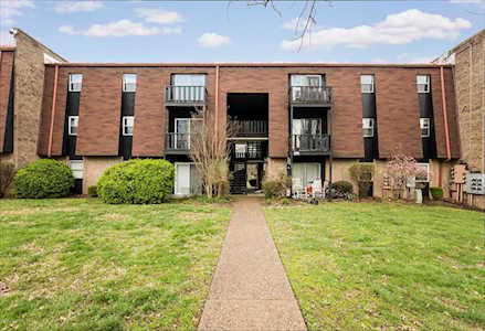 3506 Lodge Ln #228 Louisville, KY 40218