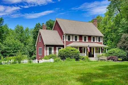 283 Wattaquadock Hill Rd Bolton, MA 01740