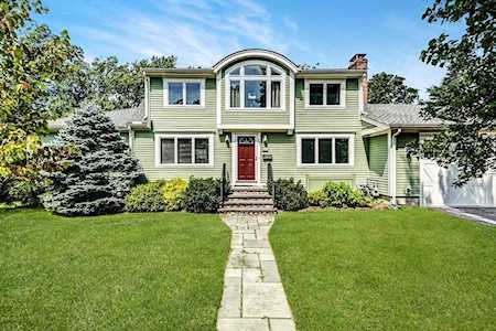 384 Hillcrest Road Needham, MA 02492