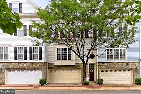 5021 Grimm Dr Alexandria, VA 22304
