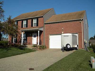 9805 Spring Pointe Ct Louisville, KY 40229