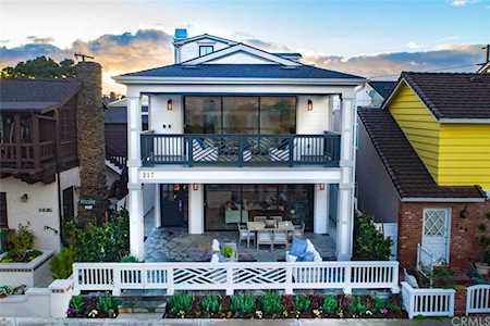 217 Apolena Avenue Newport Beach, CA 92662